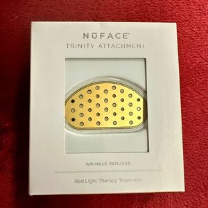 NuFACE Trinity Wrinkle Reducer Attachment. Red Light Therapy Treatment.💕💕💕